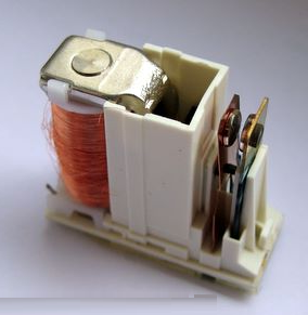在電磁繼電器的廣泛應(yīng)用下，還有哪些常用的工業(yè)繼電器？