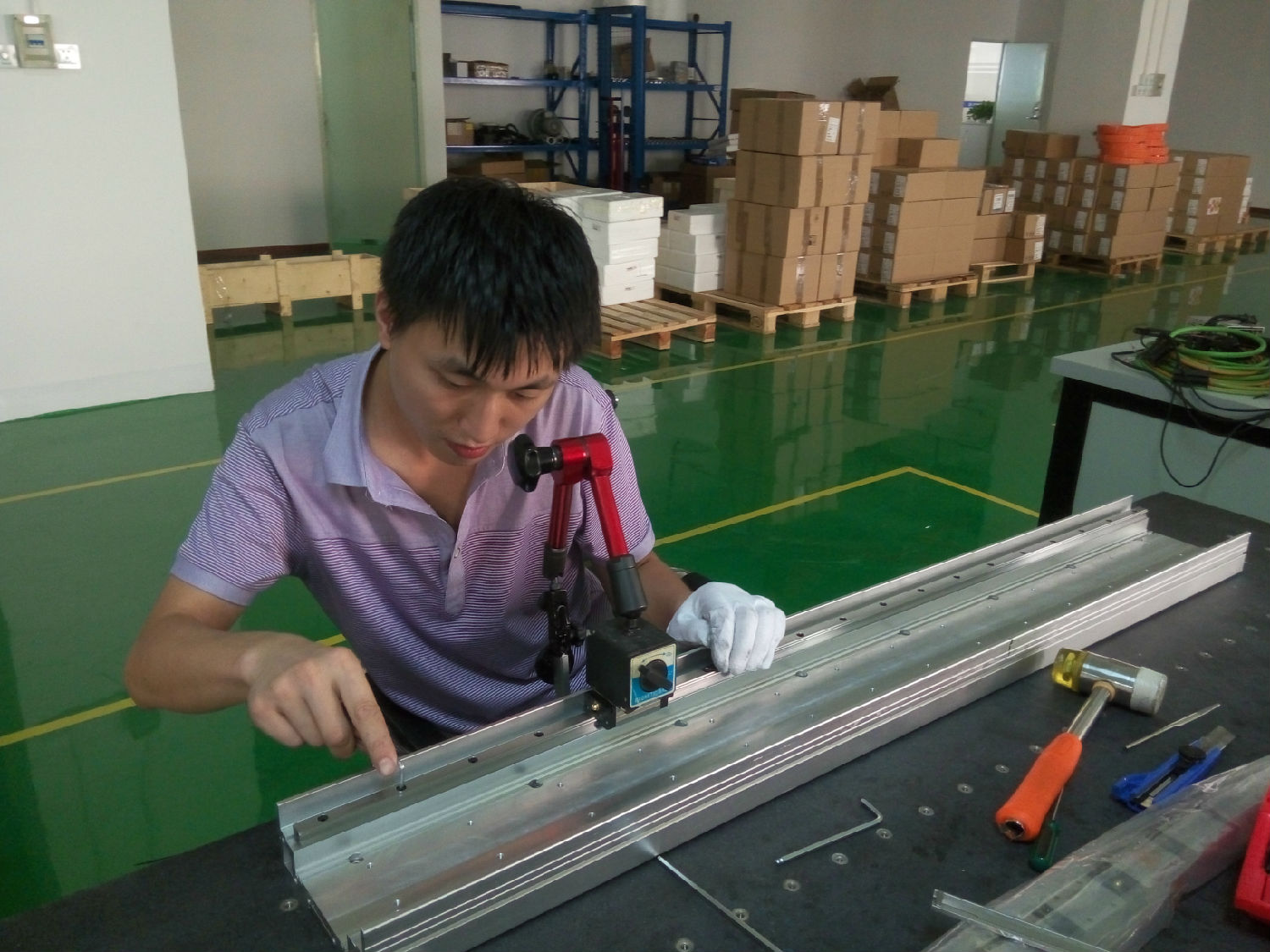 直線(xiàn)電機(jī)平臺(tái)安裝調(diào)試中......